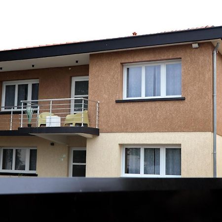 Villa Machlo Agen Eksteriør billede